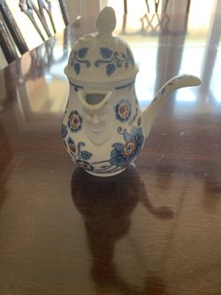 Estee Lauder Pitcher