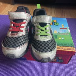 Boys Super Mario Sneakers Size 13