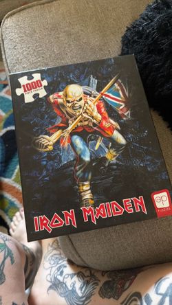 Iron Maiden 1000 piece Puzzle (missing pieces)
