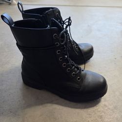 Kohl’s SO Bowfin Black Combat Boots – Women's Size 9.5