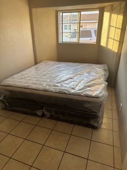 King Size Mattress & Box Spring
