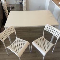 White Dining Table With 2 Chairs 