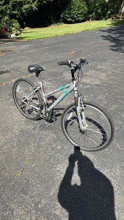 Schwinn Women’s 18 speed bicycle