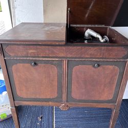Antique Phonograph Record Player