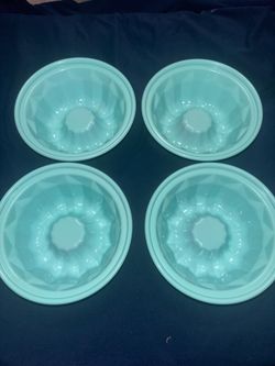 Mini Bundt Pans set of 4