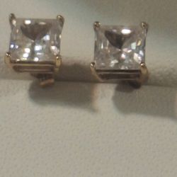 Aretes gold 14k excelente estado .par conpleto.1.6g