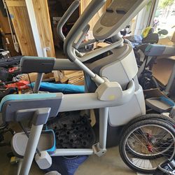 Precor amt adaptive motion trainer