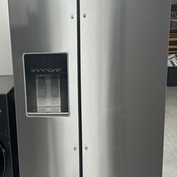 Whirlpool Stainless steel Side-by-Side (Refrigerator) Model : WRS588FIHZ