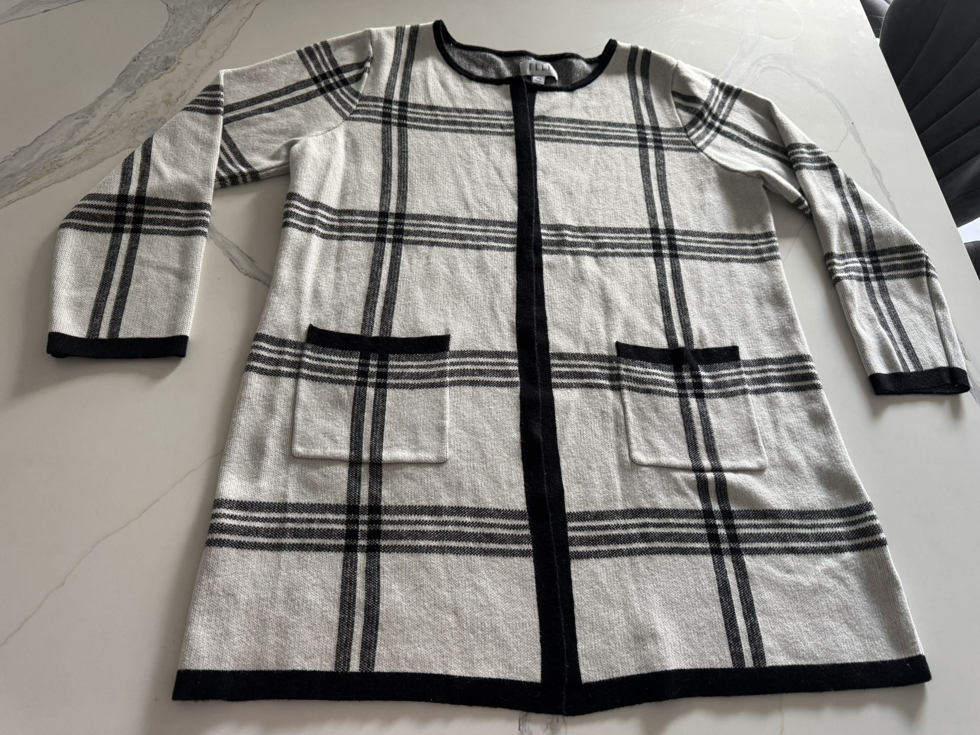 Elle Cardigan/Jacket Women’s Size XXL. White/Black.