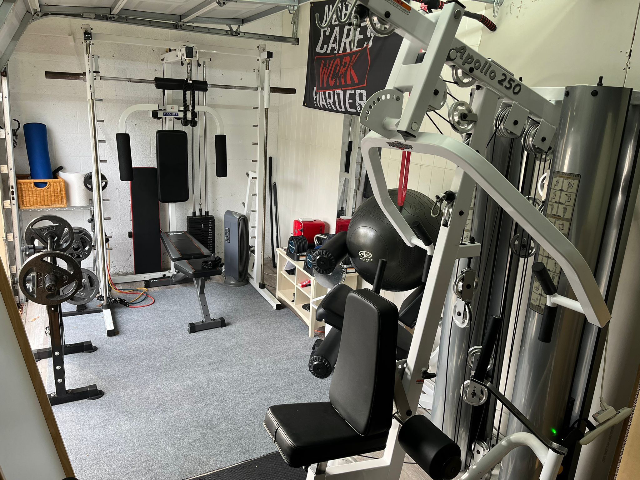 Smith Machine With High And Low Pulley With Weight