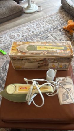 Osrow Steamstress Vintage Steam Iron with Box