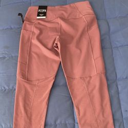 VICTORIAS SECRET LEGGINGS WORK OUT ACTIVEWEAR  NEW W/ TAGS