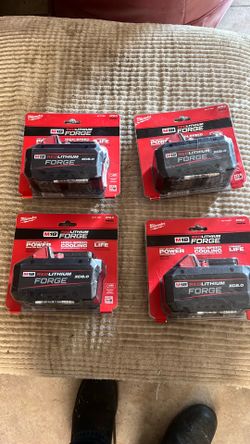 Milwaukee m18  XC8.0 batteries (4pcs)