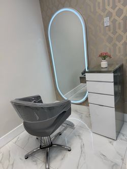 Hairdressing chair, 3-color LED mirror, and workstation for sale.
