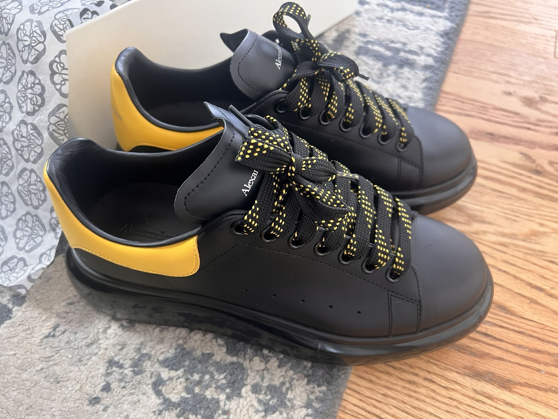 Alexander Mcqueen Sneakers Black And Yellow Alexander Mcqueen
