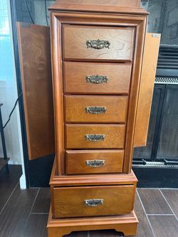 Jewelry armoire