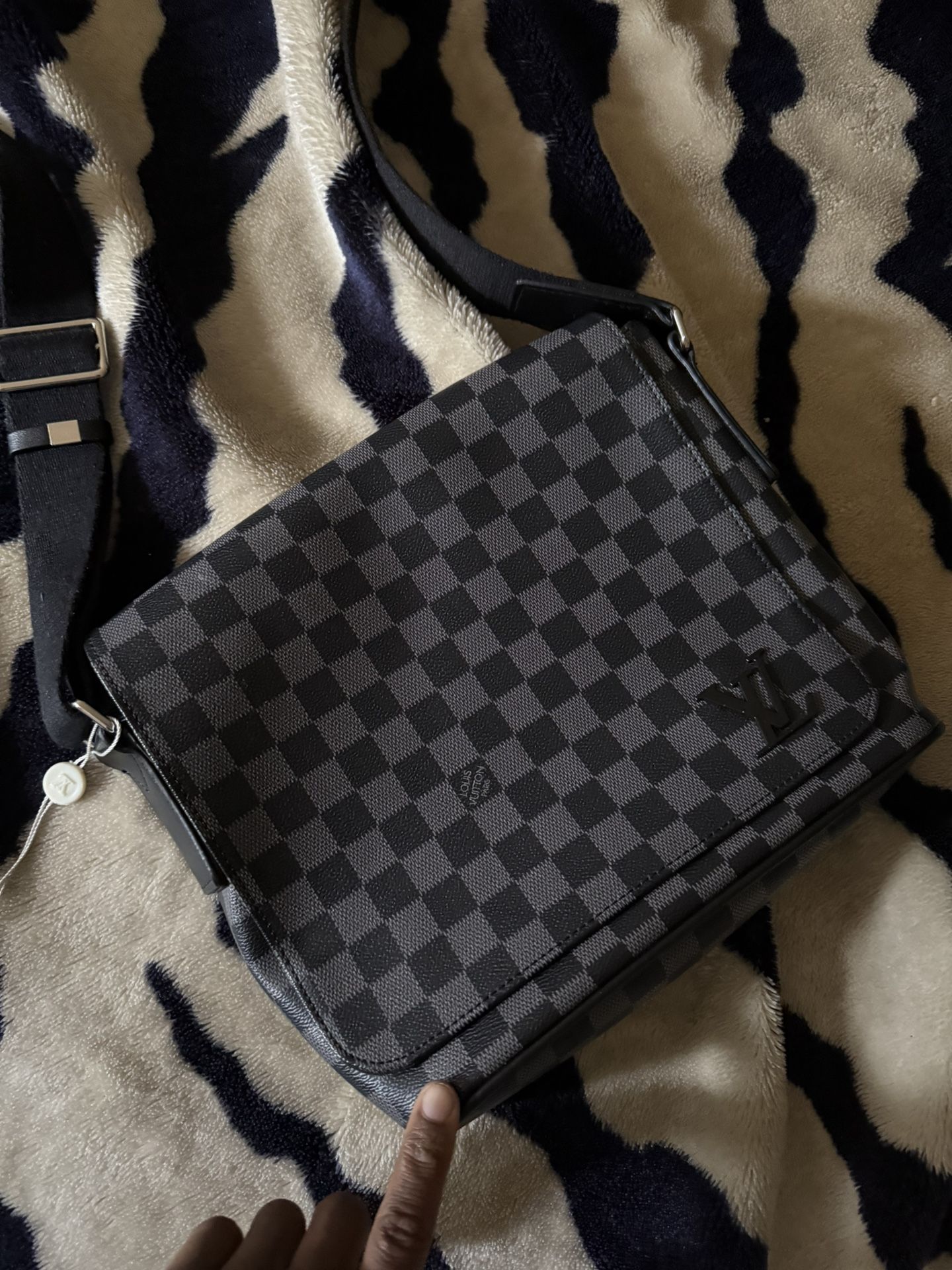 Louis Vuitton Messenger Bag
