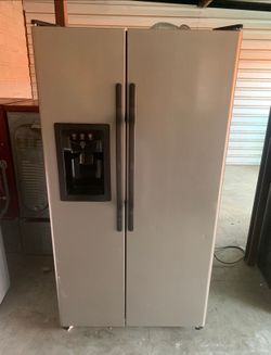 Hotpoint Stainless Steel Refrigerator And Freezer