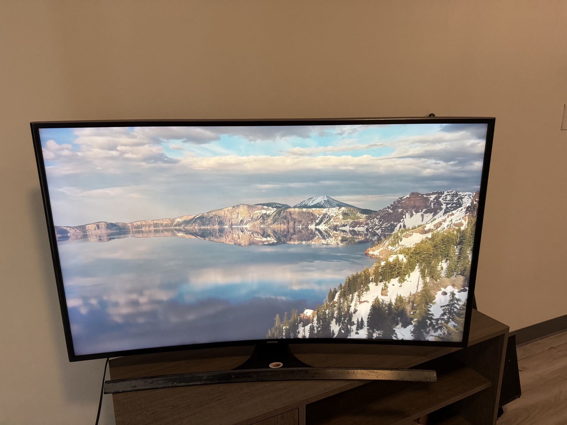 Samsung 48 inch 4k 120 hz 4hdmi port tv