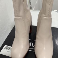 NEW Women’s Ivory Leather Booties 
