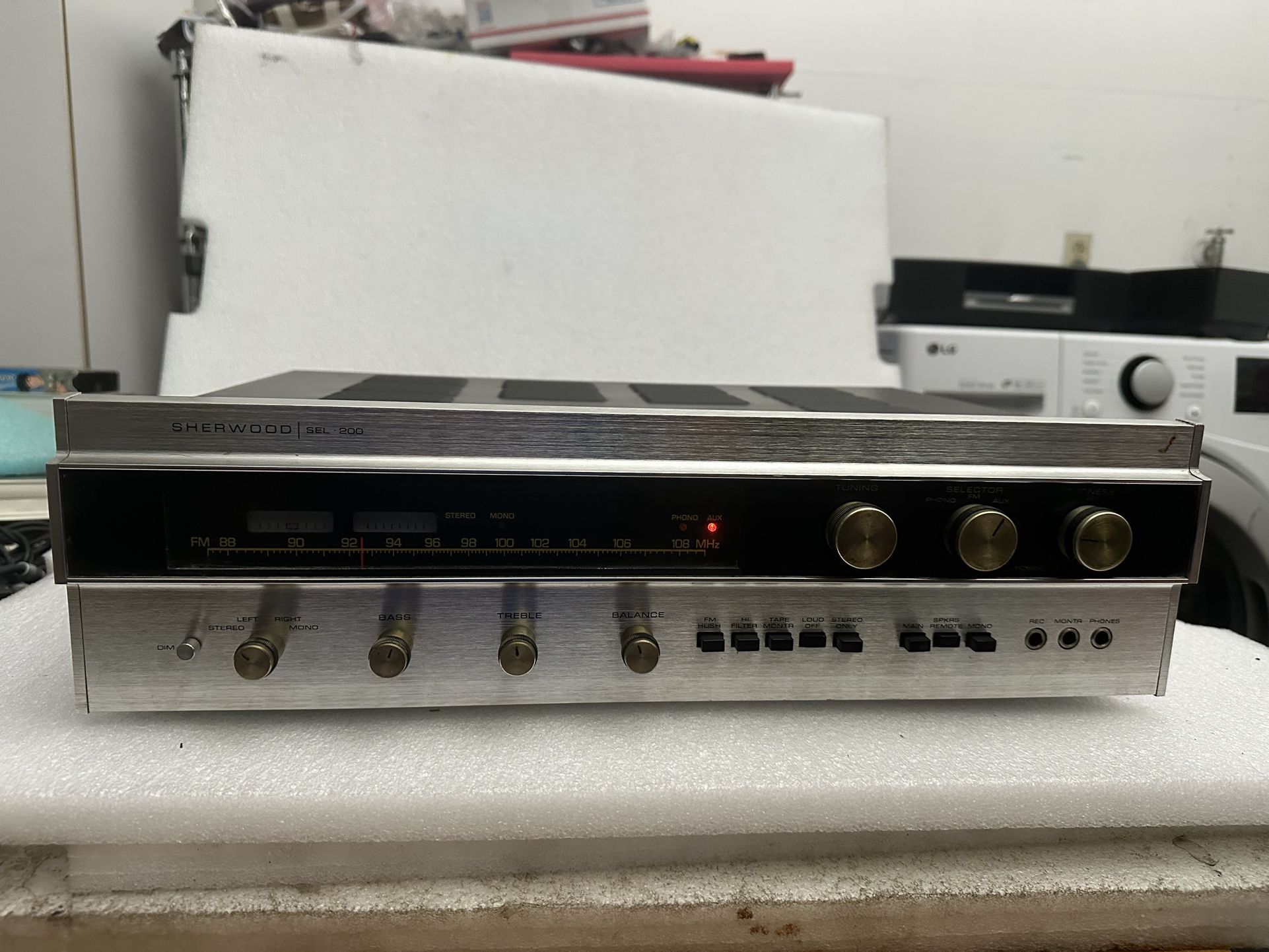 VINTAGE SHERWOOD SEL 200 FM STEREO RECEIVER ( NO SOUND ) 