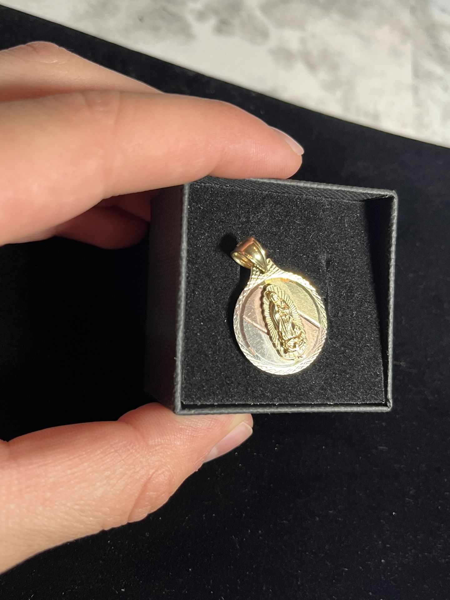 REAL SOLID 14K VIRGIN MARY PENDANT 3G