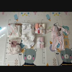NWT Newborn Essentials Gift set