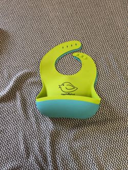 Silicone bib for babies/toddler