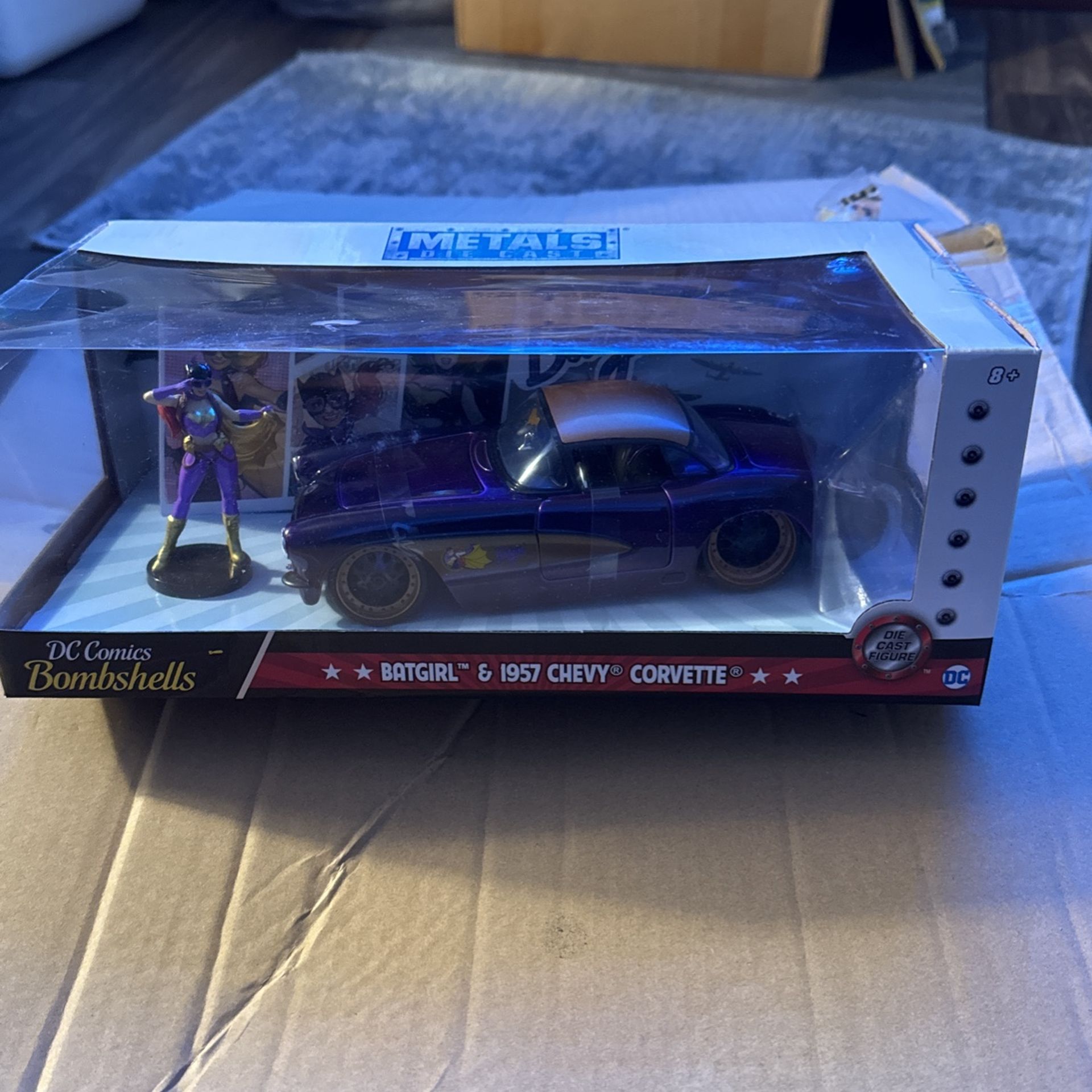 JADA DC Comics Bombshells Batgirl 1957 Chevy Corvette