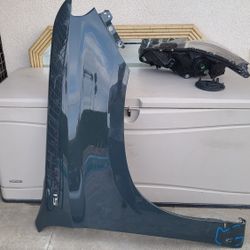 2019 - 2025 RIGHT FENDER PASSENGER SIDE GENUINE USED OEM.  Y13