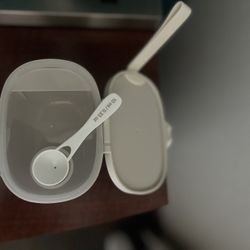 New Baby Formula Dispenser with Scoop - Travel Snack Container (Cream/Neutral)
