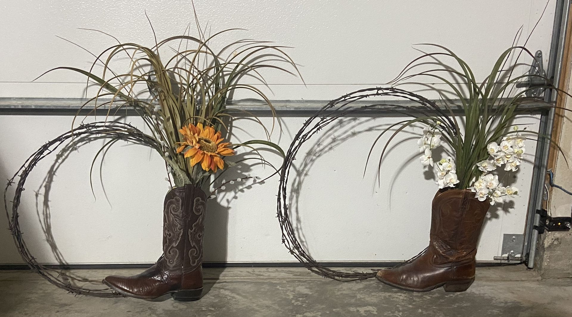 Barb Wire/Boot Craft Items