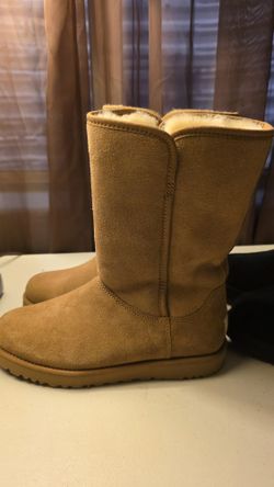 Boot Women's Size 5. 