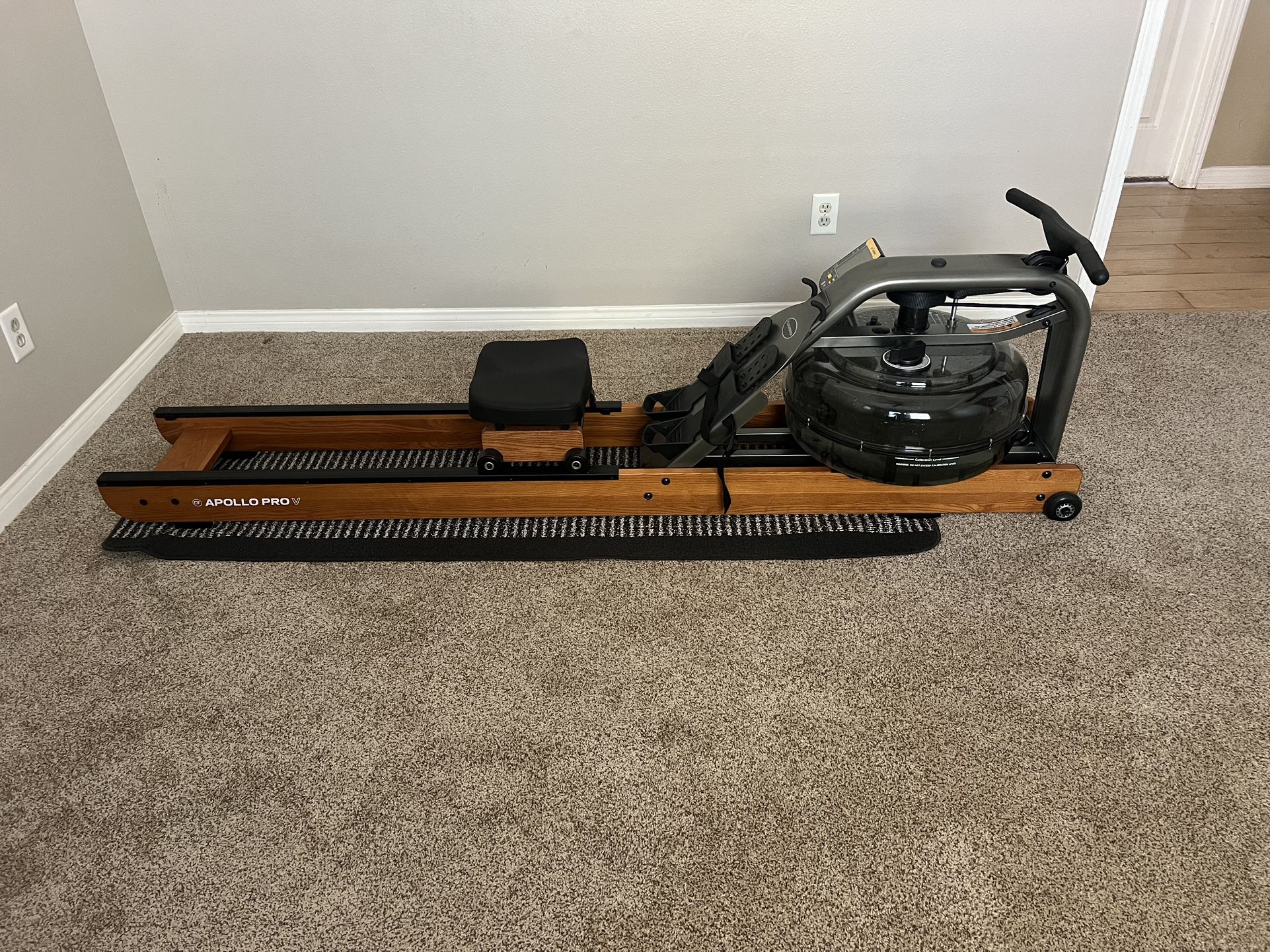 Water rowing machine