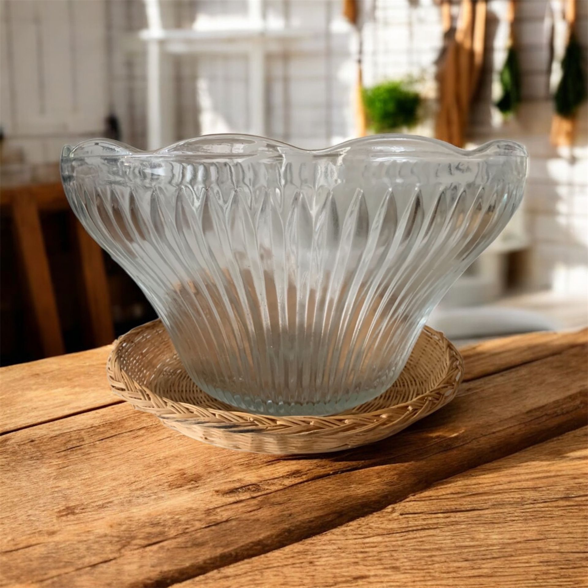 Beautiful Design Crystals Glass Bowl