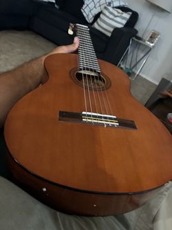 Yamaha CGS102 1/2 Size Classical Acoustic Guitar Nylon String  Small