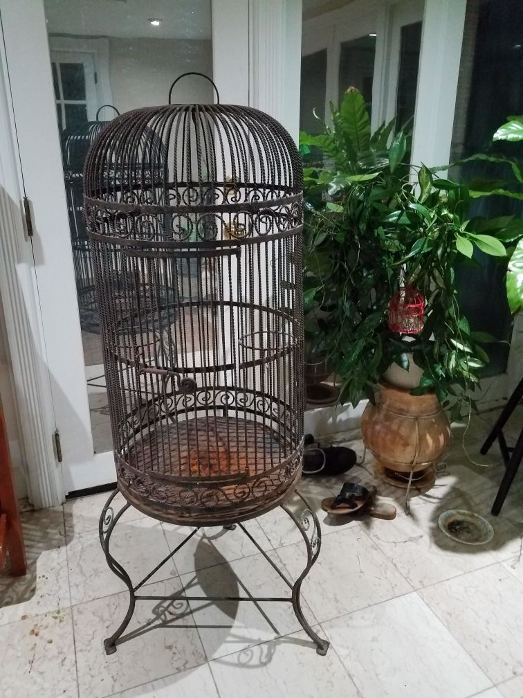 Cage for deco purpose only. 4.5 feet tall