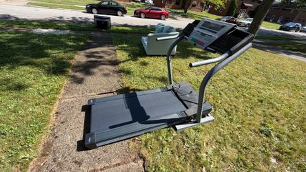 Namebrand treadmill