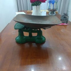 ANTIQUE GREEN FARMHOUSE ESCALE MERCANTIL SCALE  MINT  GREEN PATINA  LARGE PAN