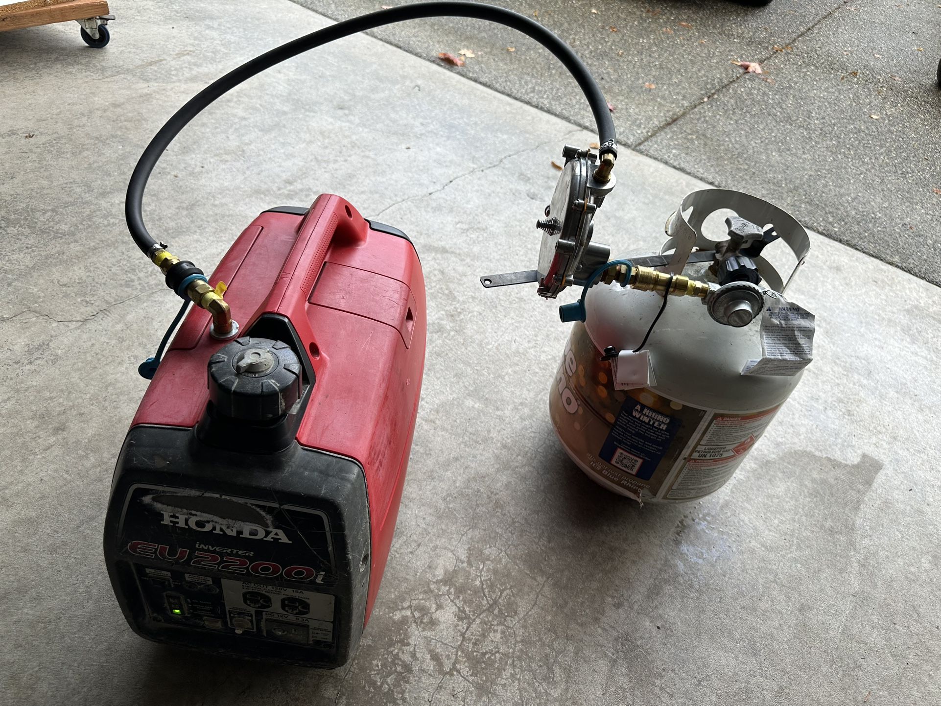 Honda EU2200i Dual-Fuel Inverter Generator – Gasoline + Propane Ready