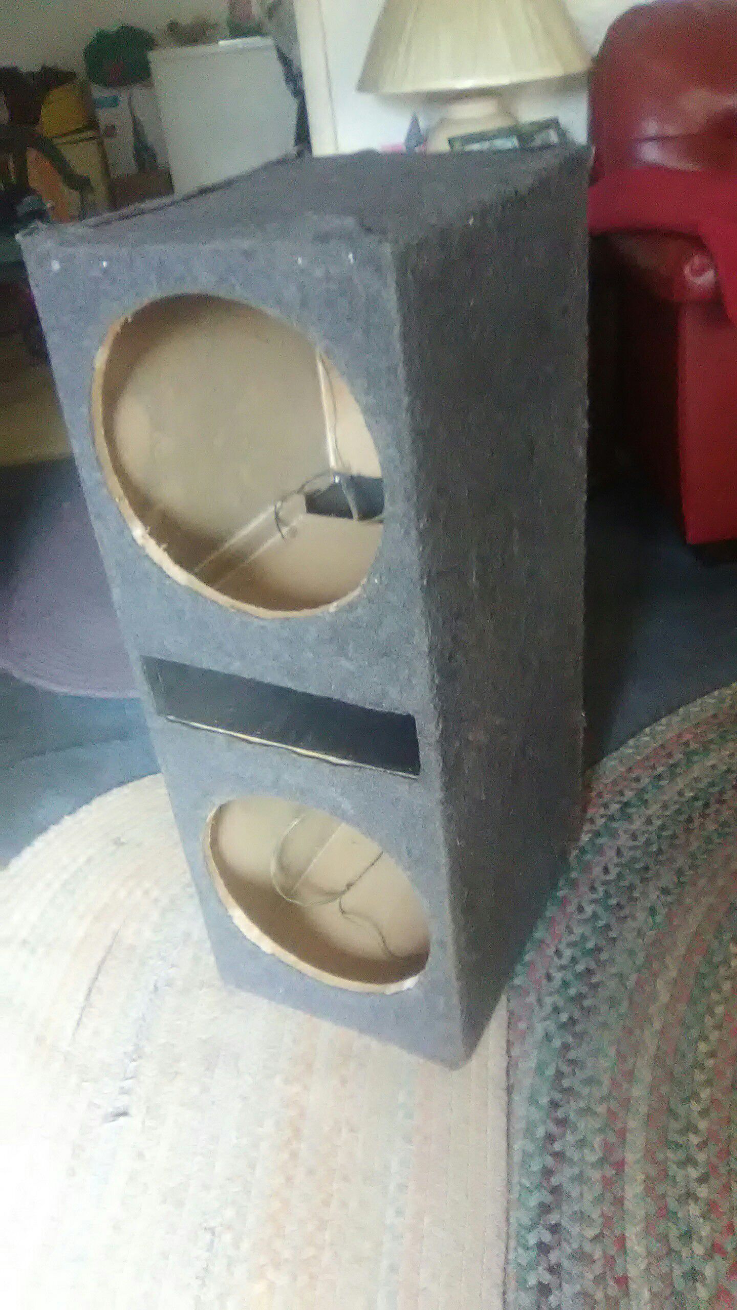 3 foot speaker box