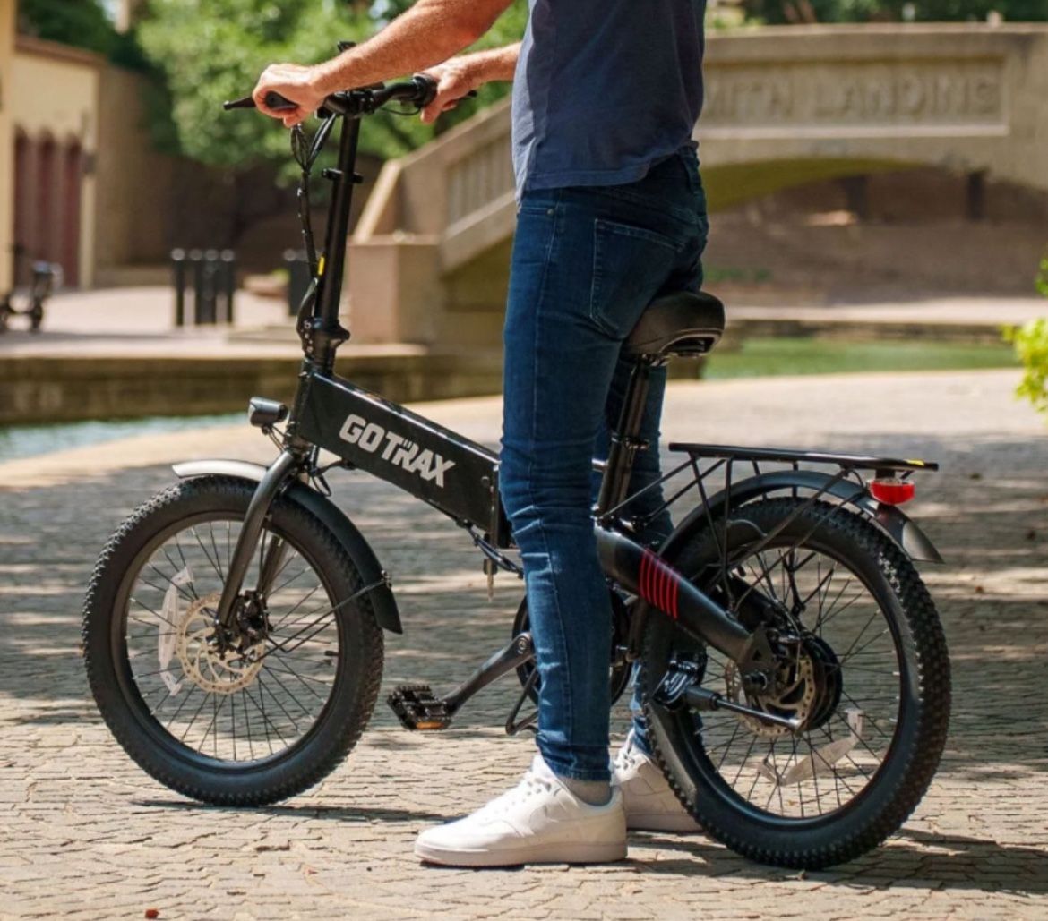GoTrax Z4 Lite folding e-bike 25 mile range and 20mph