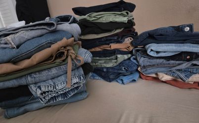 Womens Jeans (Over 20 pairs)