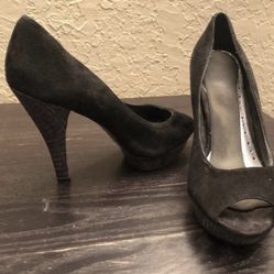 BCBG Black Suede W/ Grey Snake Skin Heals  Size 7