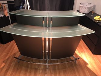 Beautiful Glass Modern Bar 5ft x 4ft