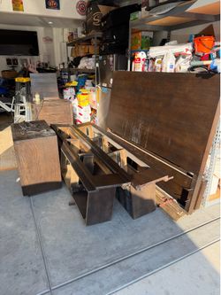 $200 OBO California king bed frame with under storage and 2 cabinet 🗄️and adjustable mattress