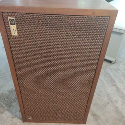 Fisher Speakers