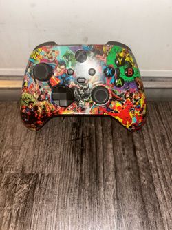 Wireless X-Box Controller (Marvel & DC) x 3