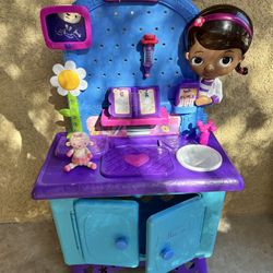 Disney Doc McStuffins Get Better check-up Center Kids toy