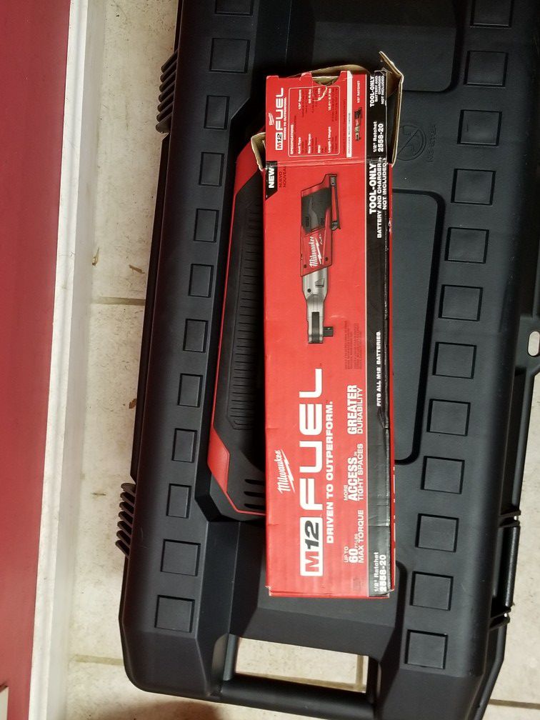 Milwaukee 1/2 fuel ratchet tool only